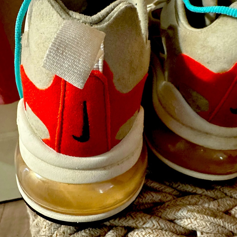 NIKE AIR MAX 270-Size 11